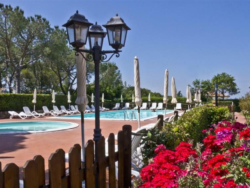 Villaggio Residence La Pieve Di Помая Экстерьер фото